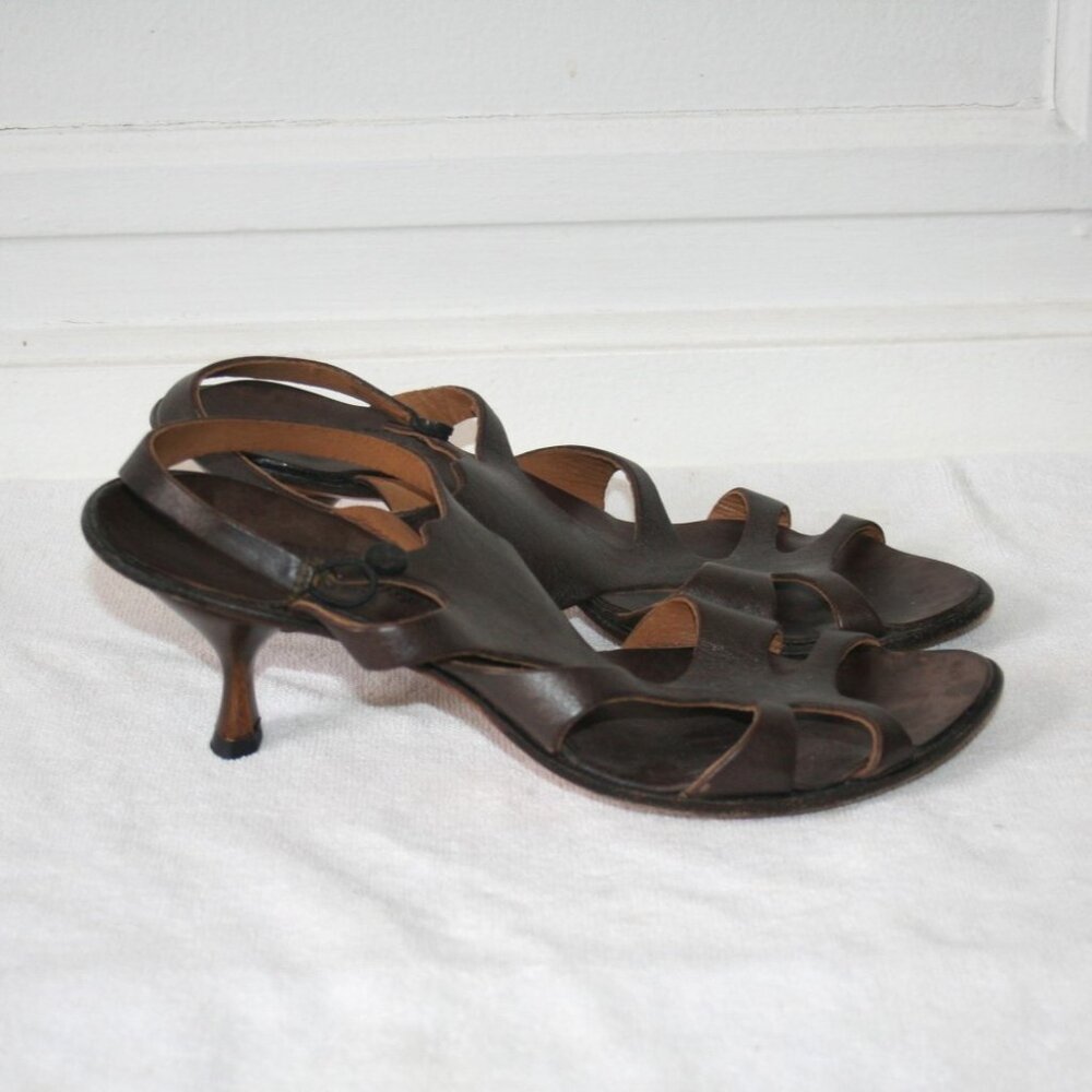 LAST CHANCE! BUY NOW! Cydwoq Hand Made Leather Strappy Kitten Heels 39/9